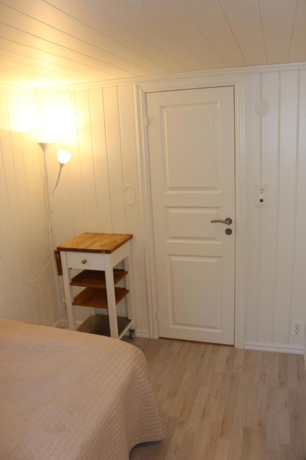 Nice Apartment With1 Bedroom Separate Living Room With A Sofa Bed And A Tiny Kitchen A Bathroom Located In Nordstrand Near By The Sea For 3 Guests With A Garden And Grill 5 Extra Guests With Extra Cost In The Cabin With Sea View Just Outside The Apar Oslo Kültér fotó