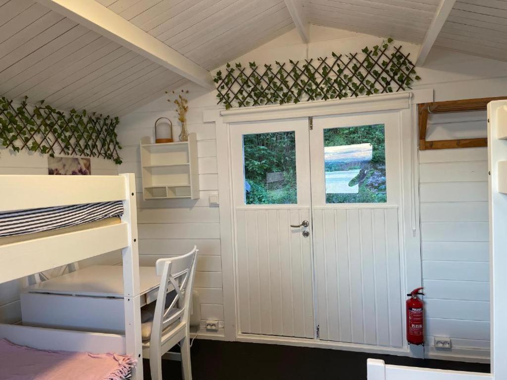 Nice Apartment With1 Bedroom Separate Living Room With A Sofa Bed And A Tiny Kitchen A Bathroom Located In Nordstrand Near By The Sea For 3 Guests With A Garden And Grill 5 Extra Guests With Extra Cost In The Cabin With Sea View Just Outside The Apar Oslo Kültér fotó